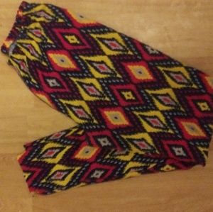 Old school Lularoe leggings.